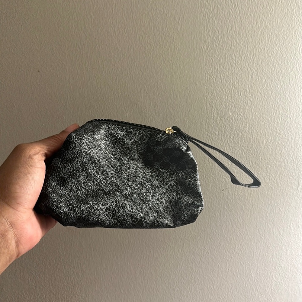 leather pattern Wristlet 😍host-pick!